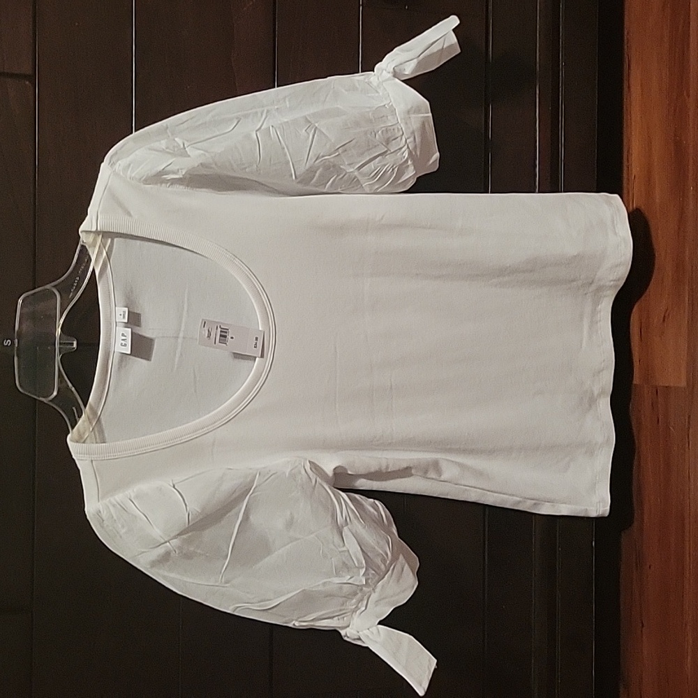 Gap quarter sleeved white shirt size small new with tags